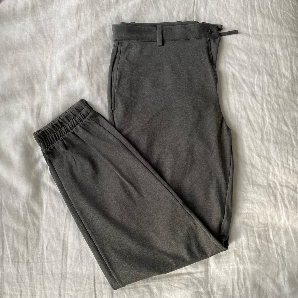 dress jogger from uniqlo